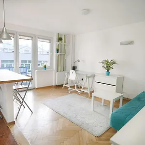 https://warsaw-concierge-sunny-city-center-apartment.warsawhotelspoland.com